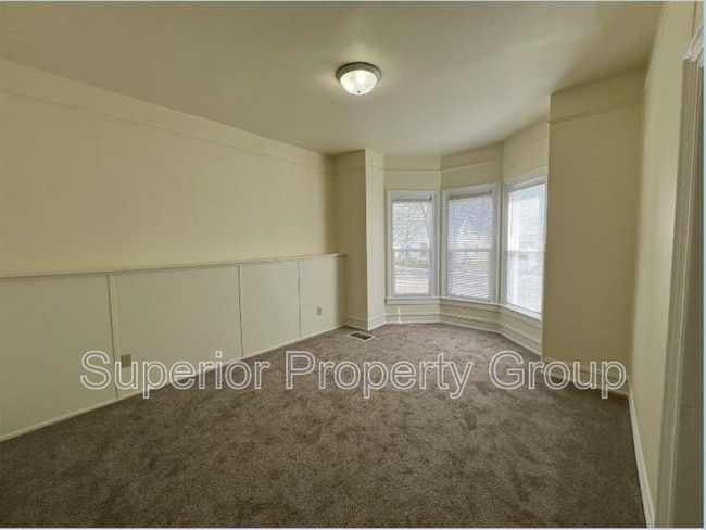 Building Photo - 416 S Locust St