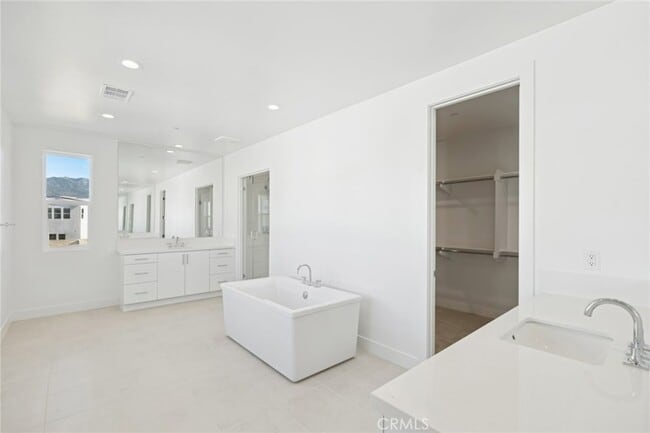 Building Photo - 151 Paddlewheel