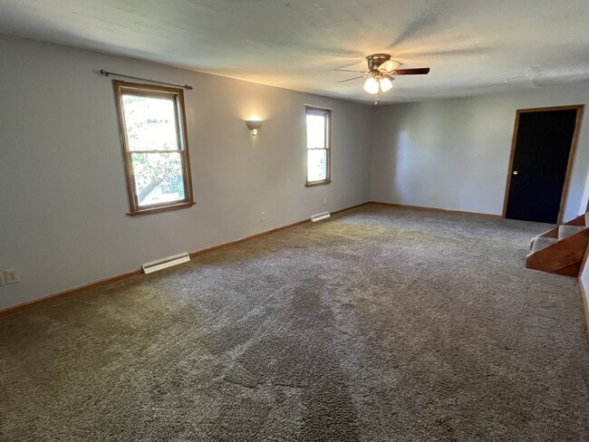 Building Photo - 411 Massillon St