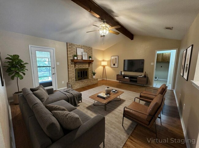 Building Photo - 2212 Phyllis Dr