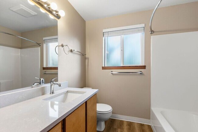 Building Photo - 17450 SE 82nd Dr