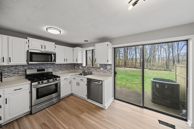 Building Photo - 68 Sterling Ln