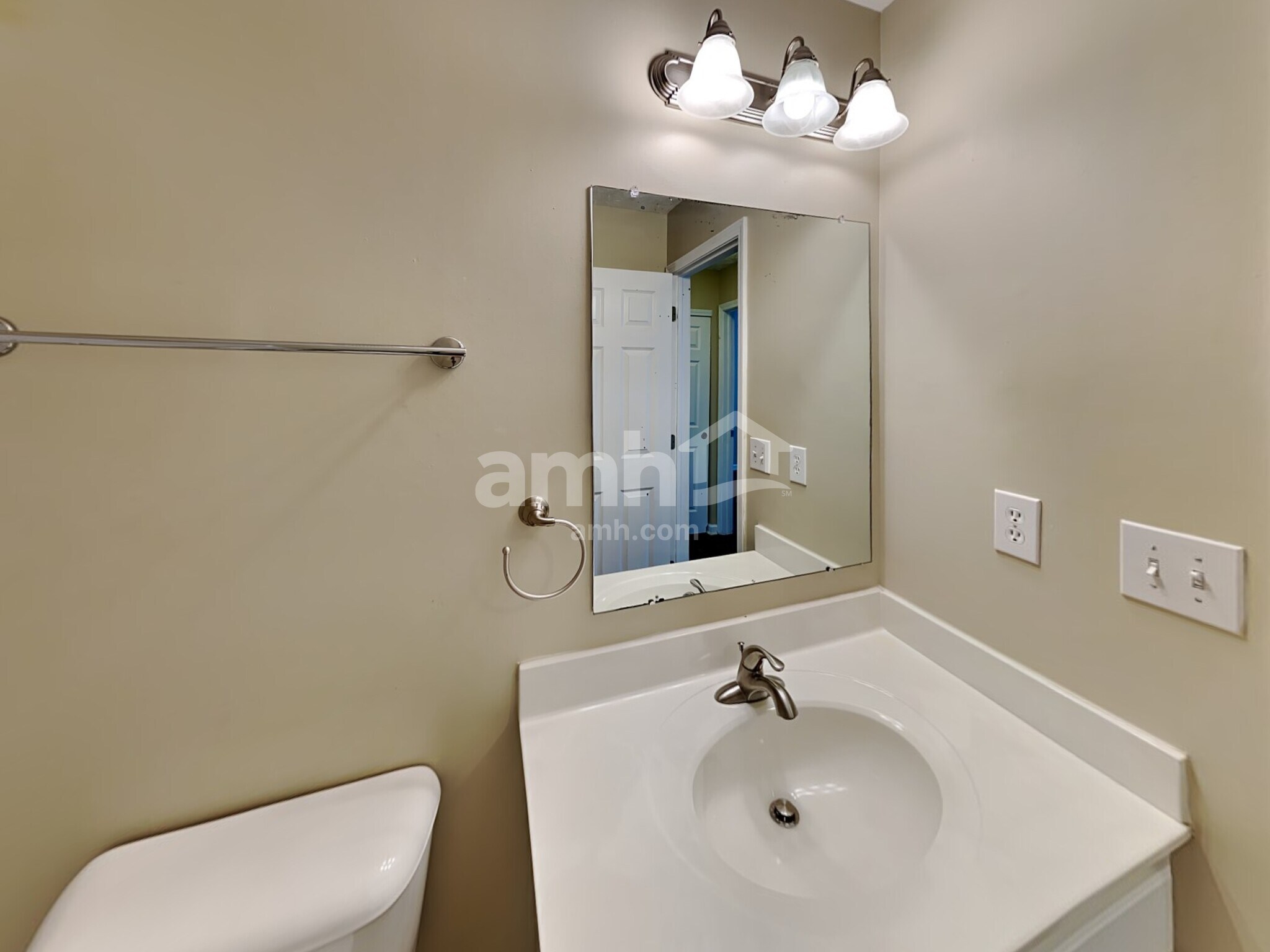 Building Photo - 227 Merriston Cir