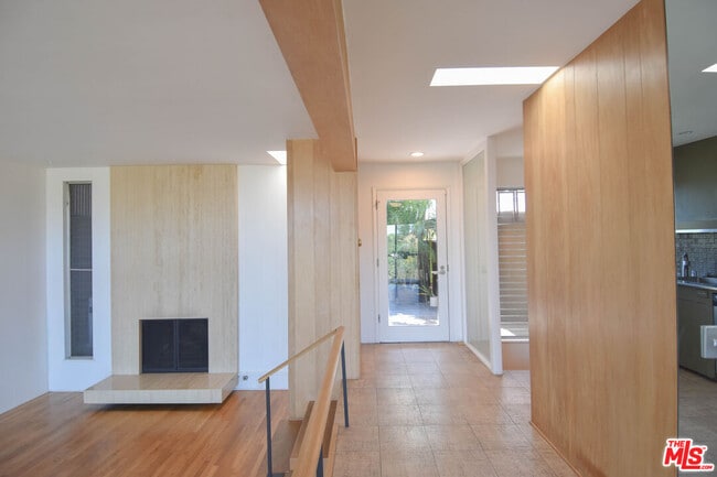 Building Photo - 8895 Appian Way