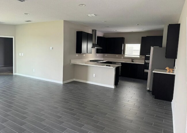Building Photo - 657 Silver Landing Dr