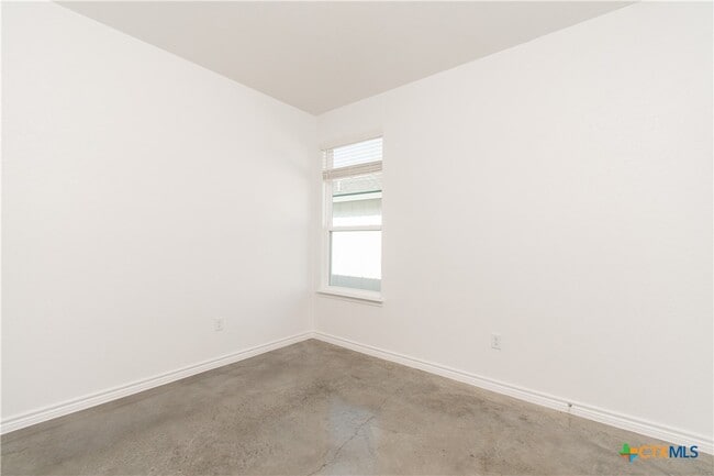 Building Photo - 3905 Hackberry Dr