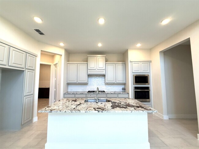 Building Photo - 2519 Dovetail Elm Dr