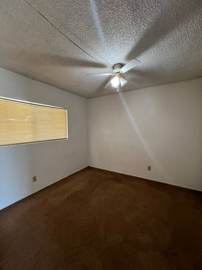 Building Photo - Cozy Two Bedroom One Bathroom Home in Hemet 55+ Community