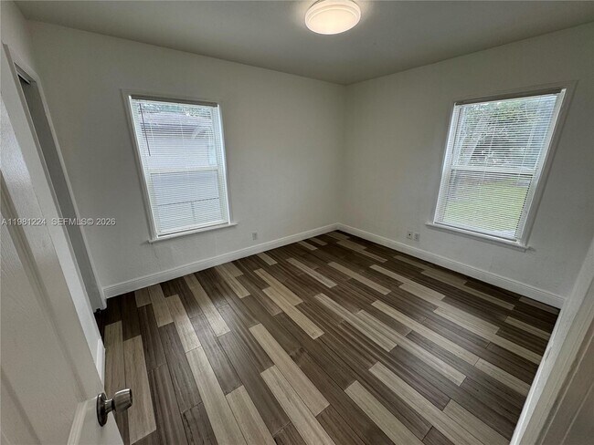 Building Photo - 1025 NW 7th Ave