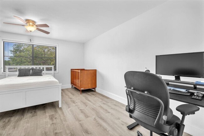Building Photo - 10611 SW 113th Pl