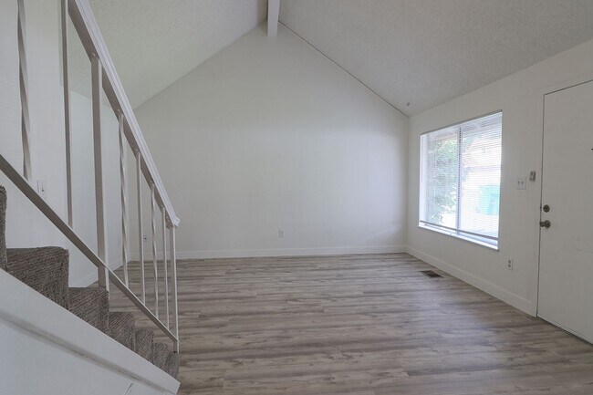 Building Photo - 3 Condor Cir