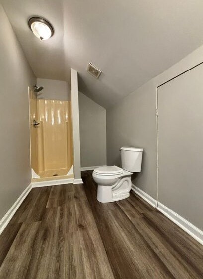 Building Photo - 645 Lilly Ln