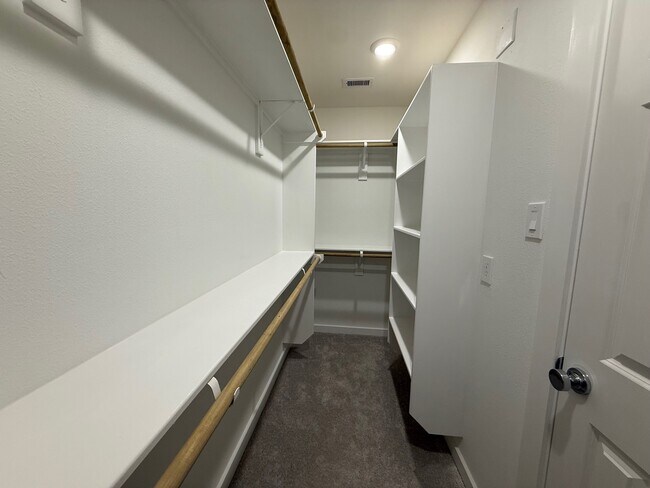 Building Photo - 2710 Discovery trails ct