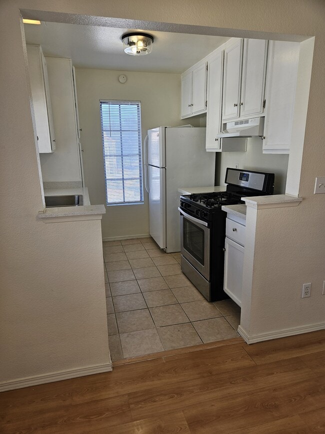 Building Photo - 4713 Nara Vista Way