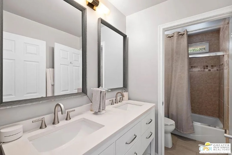 Building Photo - 1456 1/2 E Chevy Chase Dr