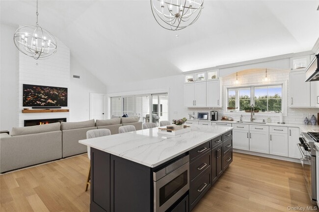 Building Photo - 47 Old Riverhead Rd