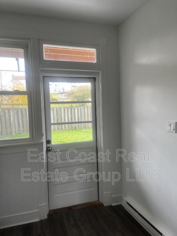 Building Photo - 418 Mitchell Ave