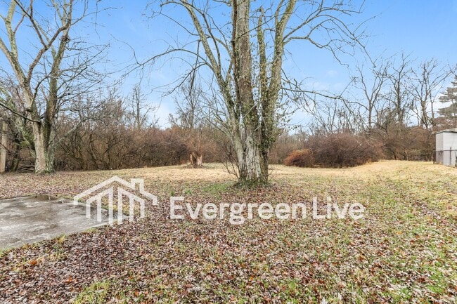 Building Photo - 9209 Meadowglen Dr