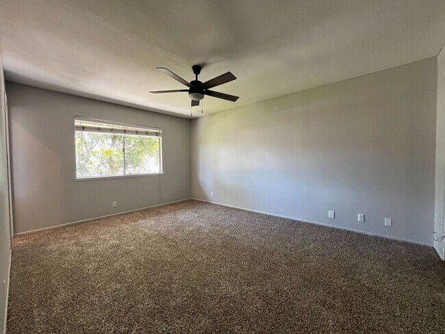 Building Photo - Spacious 3-Bedroom Home for Lease in Prime...