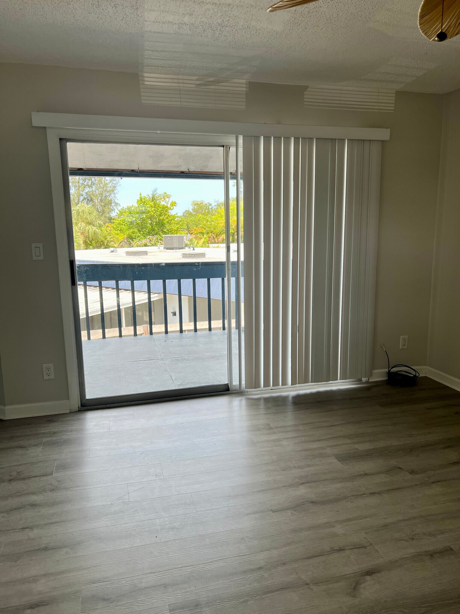 Walk onto outdoor lanai. - 7006 Midnight Pass Rd