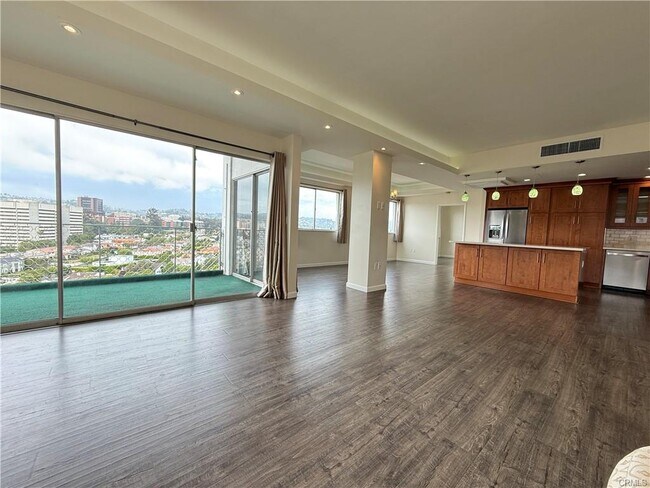 Building Photo - 10787 Wilshire Blvd