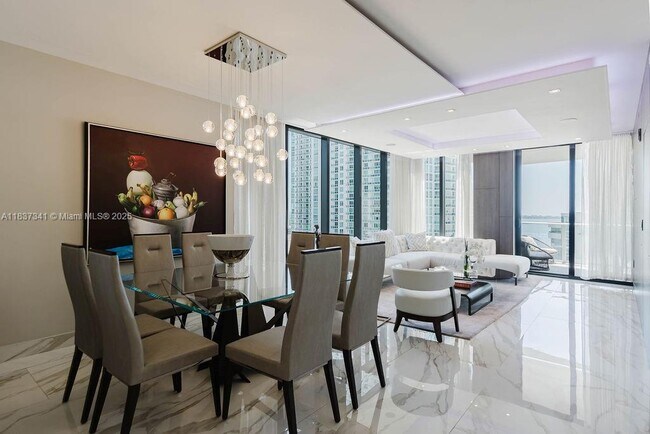Building Photo - 1010 Brickell Ave