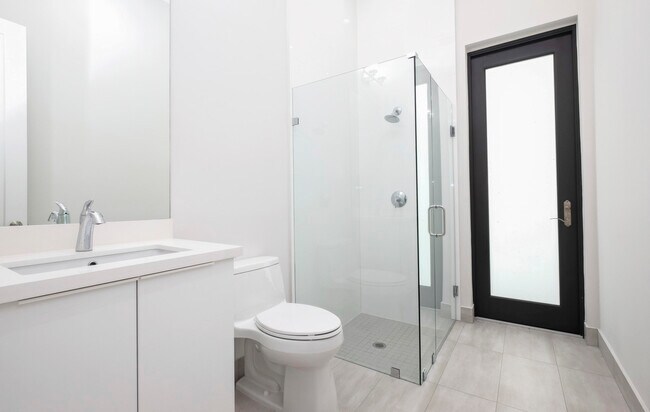 Building Photo - 5663 Brookfield Cir