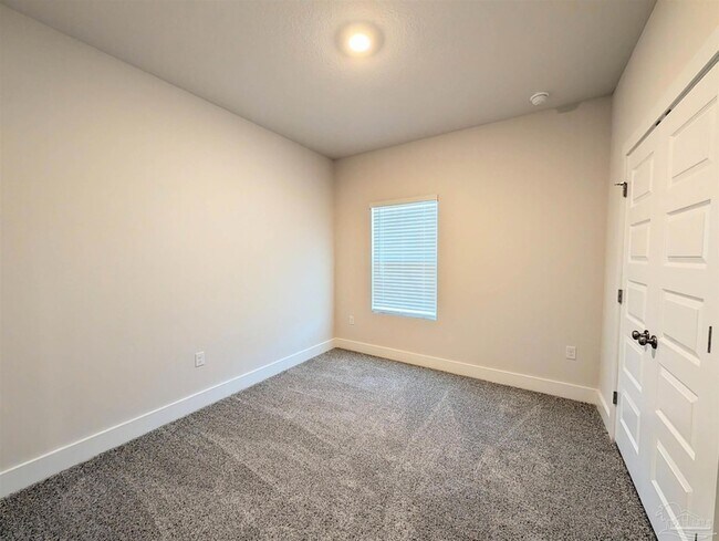 Building Photo - 9907 Starling Dr