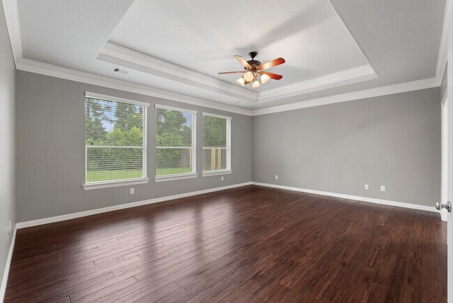 Building Photo - Spacious 6-Bedroom Rental with Game Room, ...