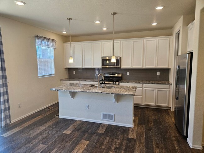 Building Photo - 3 Bed 2.5 Bath Home In Commerce City