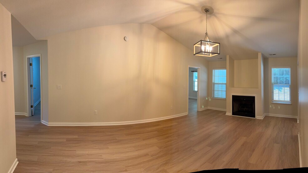 Building Photo - 83 Birkshire Way