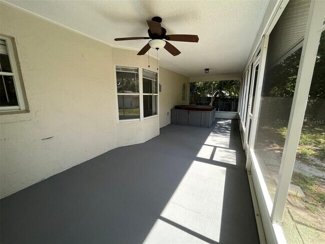 Building Photo - 1098 Seagate Dr W