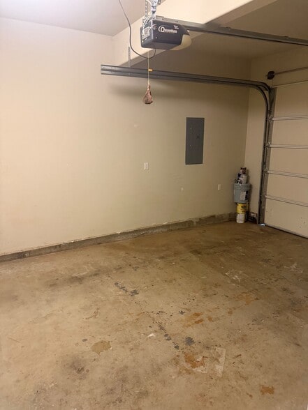 Building Photo - 10722 SE 75th Ave