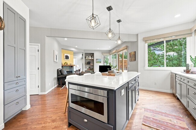 Building Photo - 29972 Troutdale Ridge Rd