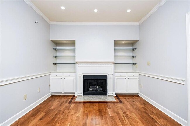 Building Photo - 2865 Lenox Rd NE