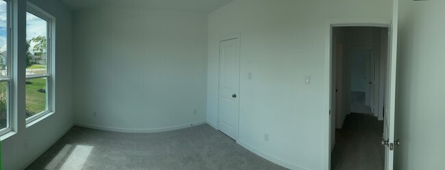 Building Photo - 545 Shoreview Dr