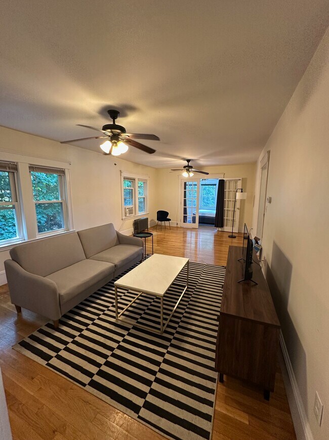 Building Photo - 35 Dickinson Rd