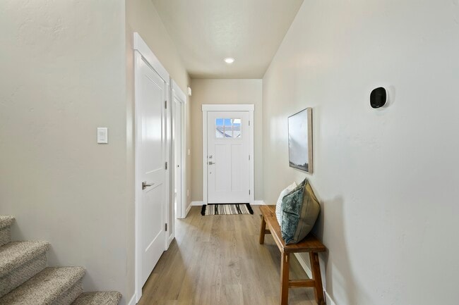 Building Photo - 16542 Red Oak Dr