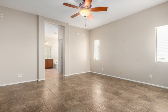 Building Photo - Check out this 3 bed/2 bath LARGE CORNER LOT!