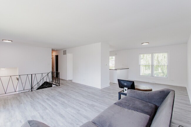 Building Photo - 815 Concord Cove