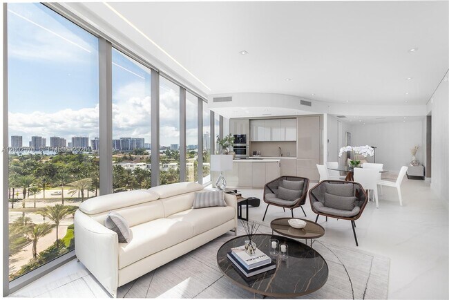 Building Photo - 18975 Collins Ave