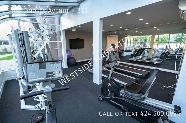 Building Photo - 5405 Lindley Ave