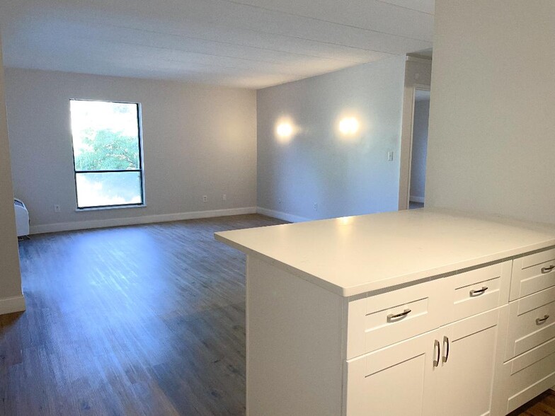 Building Photo - 147 Turner Rd