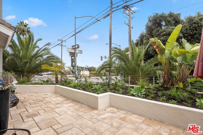 Building Photo - 2222 Neilson Wy