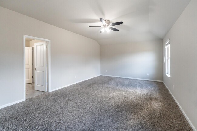 Building Photo - 3206 Sumac Dr