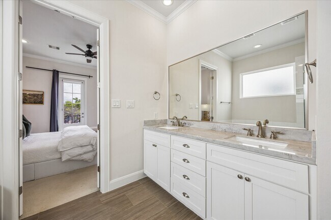 Building Photo - 1033 Ashland St