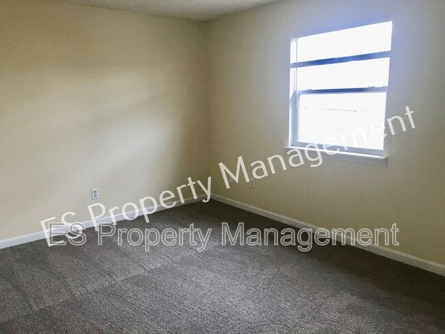 Building Photo - 5130 Hodson Pl
