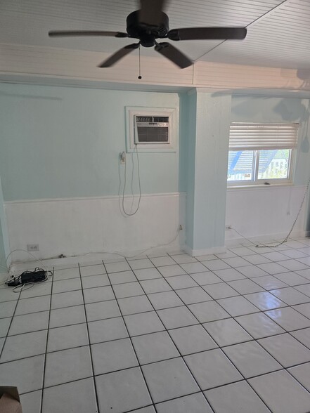 Building Photo - 247 Pueblo St