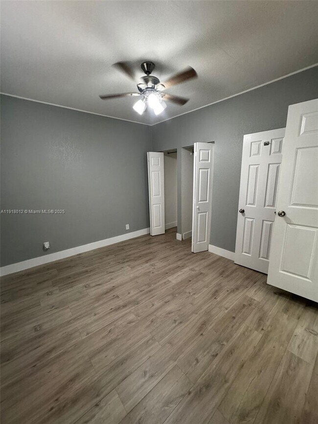 Building Photo - 141 W 6th St