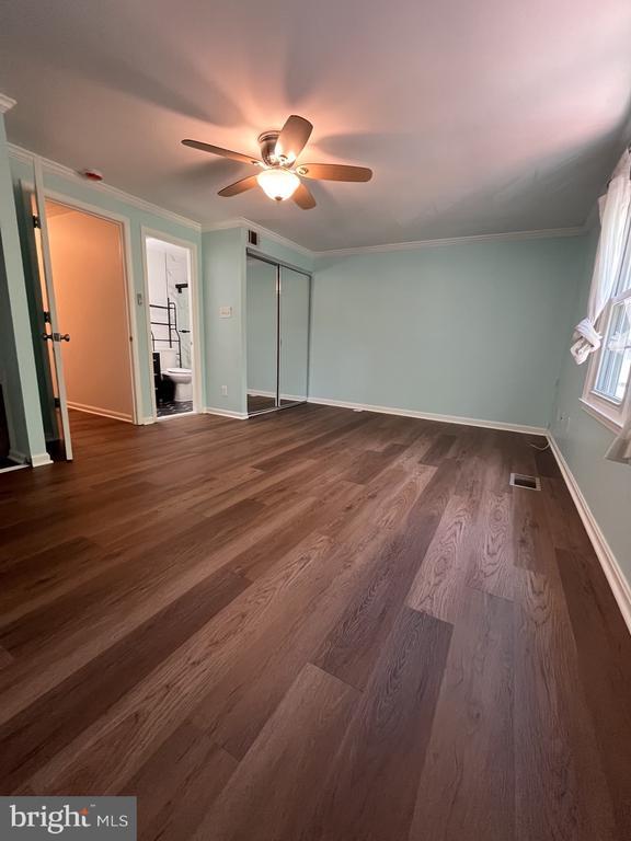 Building Photo - 5633 Independence Cir
